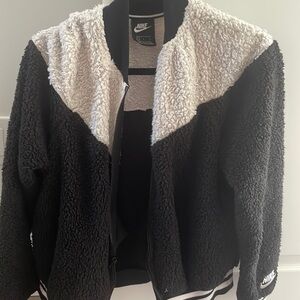 FUZZY NIKE BOMBER